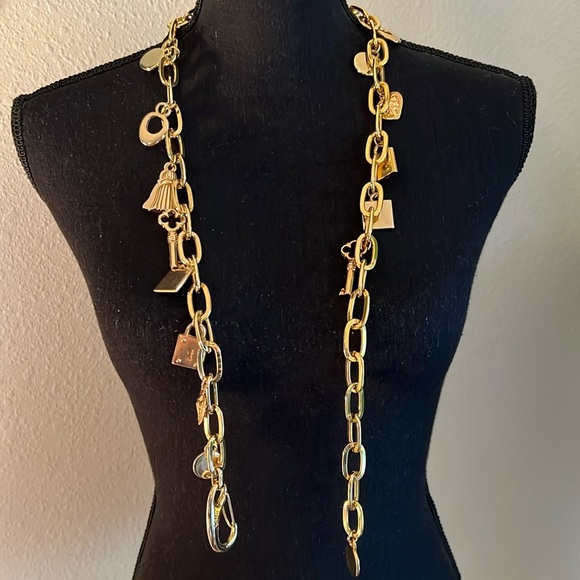 ESCADA Women’s Gold Tone Chain Link Charm Belt Made in Spain VINTAGE RARE FIND!! - Picture 15 of 15